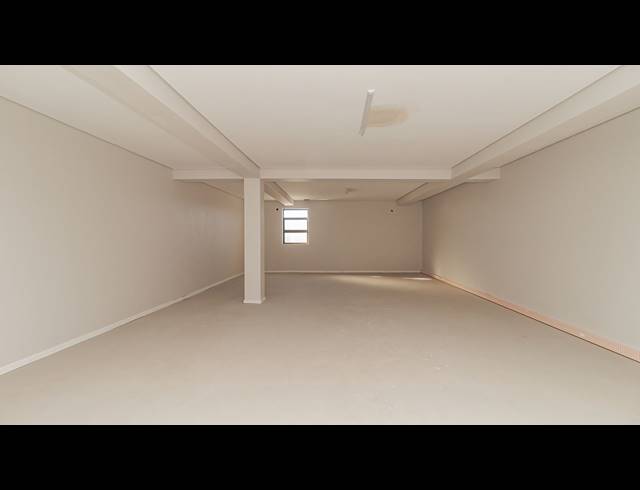 2,400M² BUSINESS CENTRE FOR SALE IN MILNERTON CENTRAL
